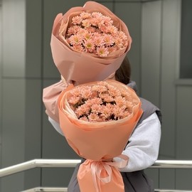 Букет Карамель из хризантемы Гранд Салмон