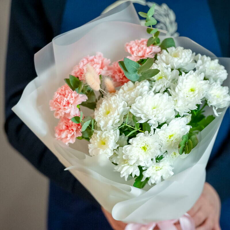 Buket s diantusami i hrizantemoj Baltika 1676, standart