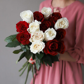 Букет из 15 роз под ленту 1040