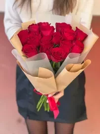 Букет из 15 красных роз