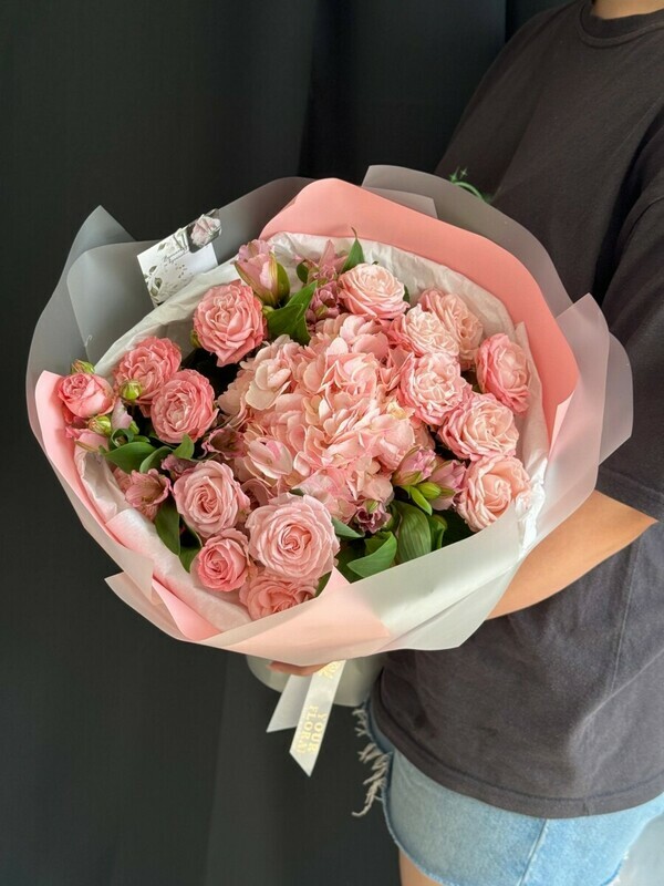 Buket iz rozovih tcvetov, standart