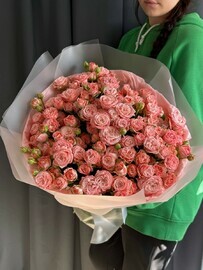 Buket iz rozovih kustovih roz